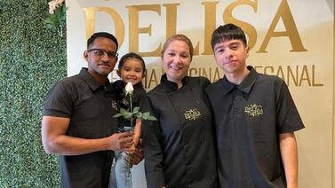 Venezolana llegó a Costa Rica solo con su hijo y un bolso con ropa y ahora tiene su propio negocio