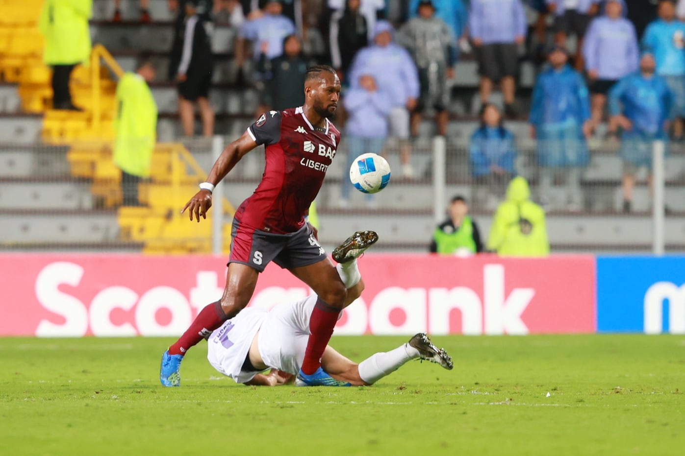 39/10/2024/ Juego entre Deportivo Saprissa vs Comunicaciones durante la Central American Cup en el estadio Ricardo Saprissa / foto John Durán