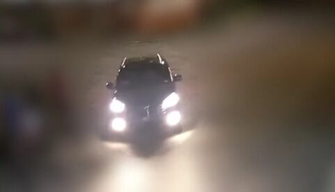 Buscan carro en que escaparon sospechosos de matar a hombre de 36 balazos