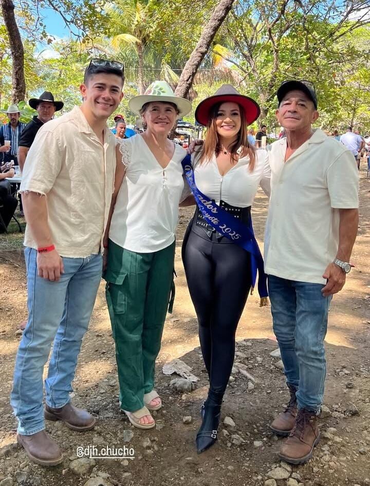 Gabriela Jiménez estuvo acompañada por su familia