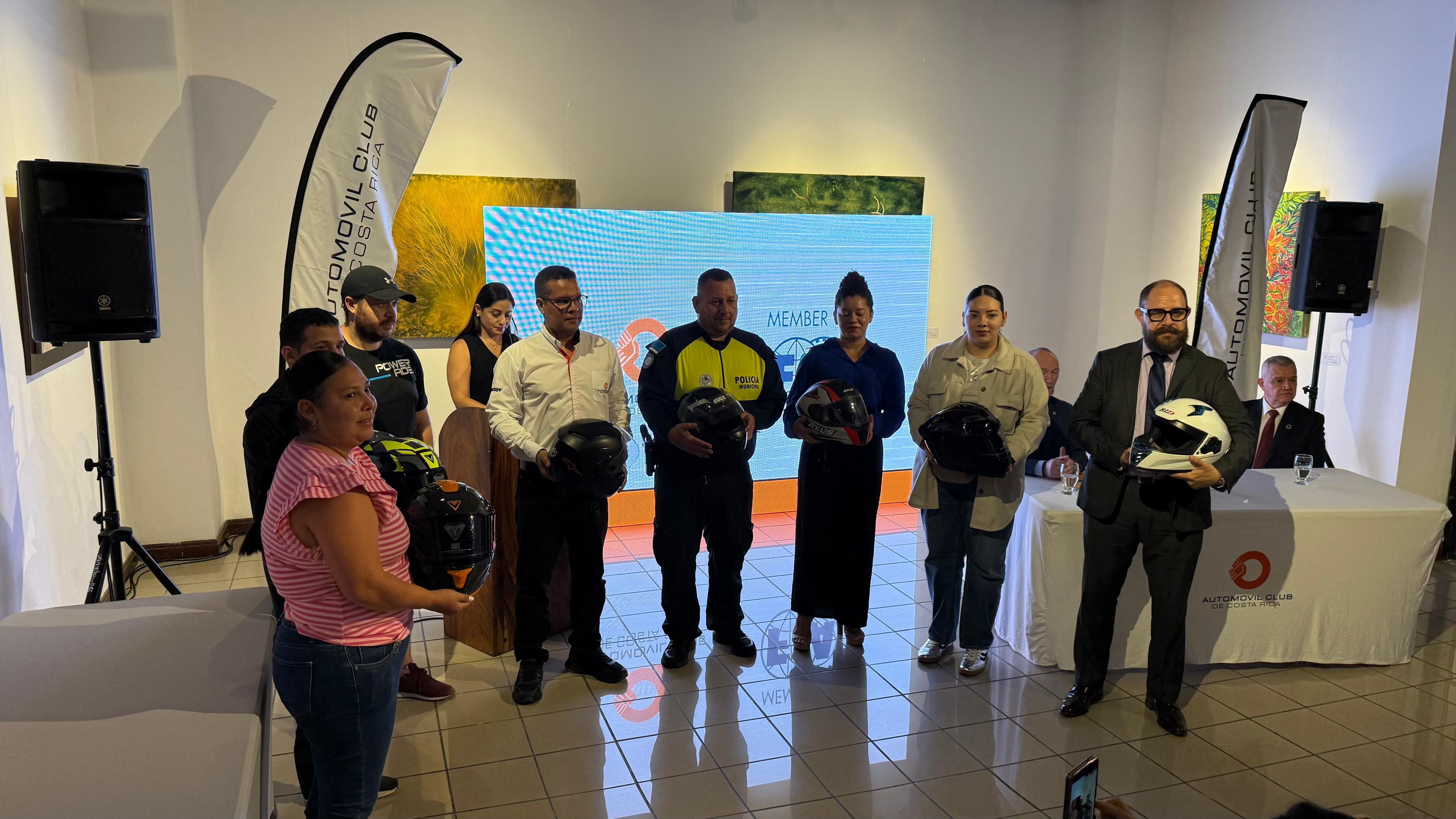 Buscando luchar contra tanto muerto en moto en esos dos cantones guanacastecos es que el Automóvil Club de Costa Rica (ACCR) se une con el Consejo de Seguridad Vial (COSEVI) para darle fuerza a proyectos en materia de seguridad vial y movilidad segura.