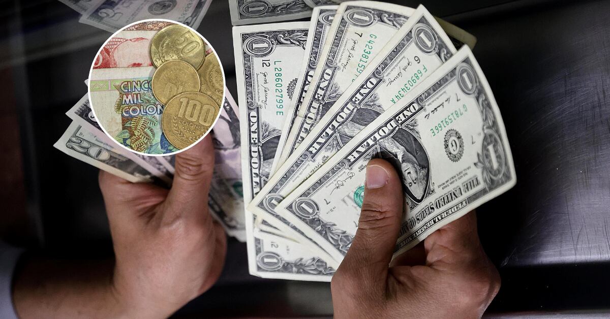 Manos sosteniendo billetes de un dólar estadounidense, con un recuadro que muestra colones costarricenses en monedas y billetes, reflejando la fluctuación del tipo de cambio en Costa Rica.