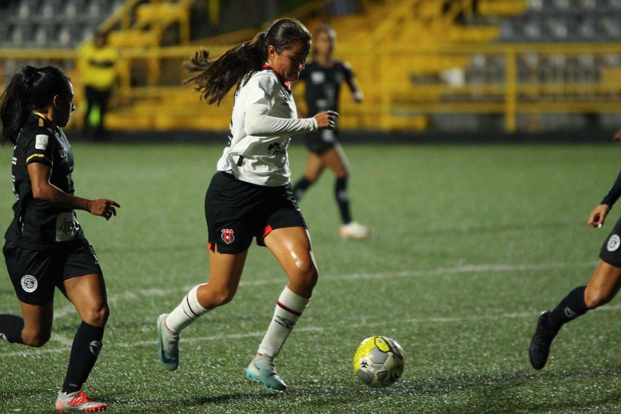Alajuelense cayó goleado 4-1 en casa del Sporting en el fútbol femenino. Foto: Prensa LDA