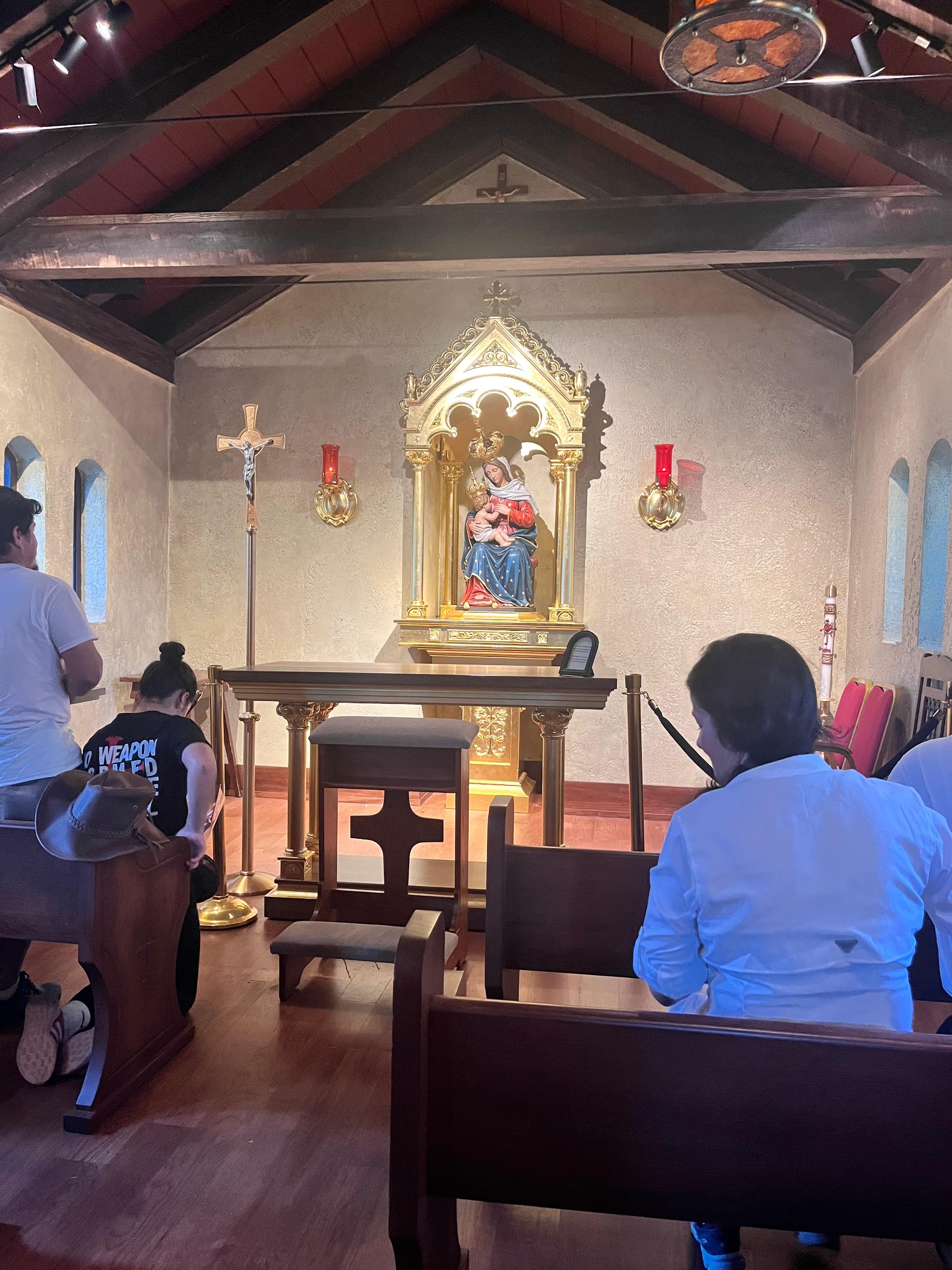 El sábado 1 de agosto del 2026 va a quedar con letras de amor dentro de la historia mariana de Costa Rica. Una nueva romería de 31 kilómetros realizaron 14 costarricenses en Miami, Estados Unidos.