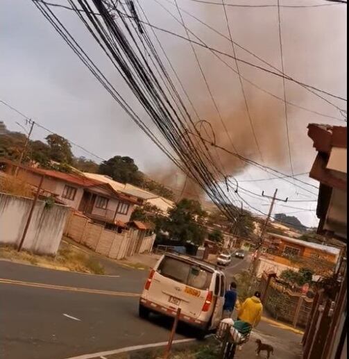 Torbellino en Mercedes Norte de Heredia. Captura de video.