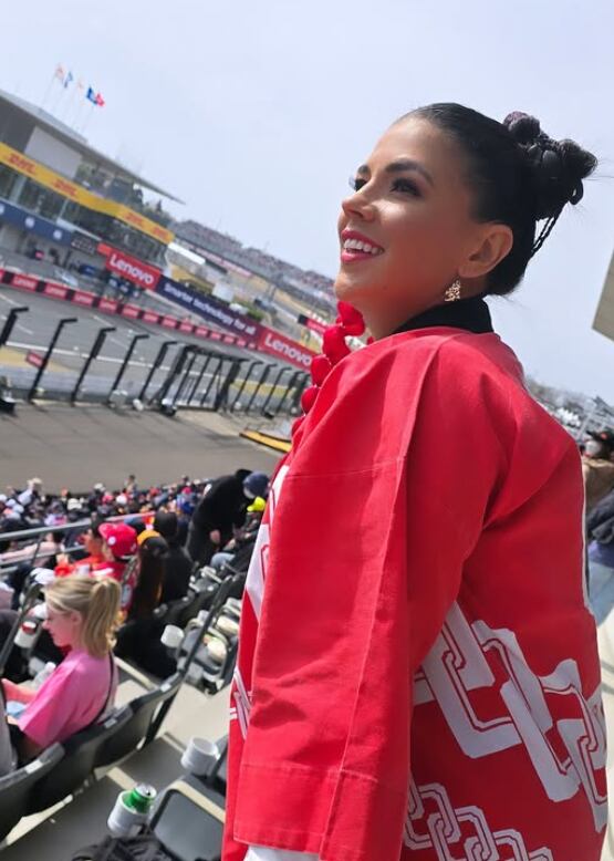 Natalia Rodríguez, presentadora de Teletica en la Fórmula 1 en Japón.
