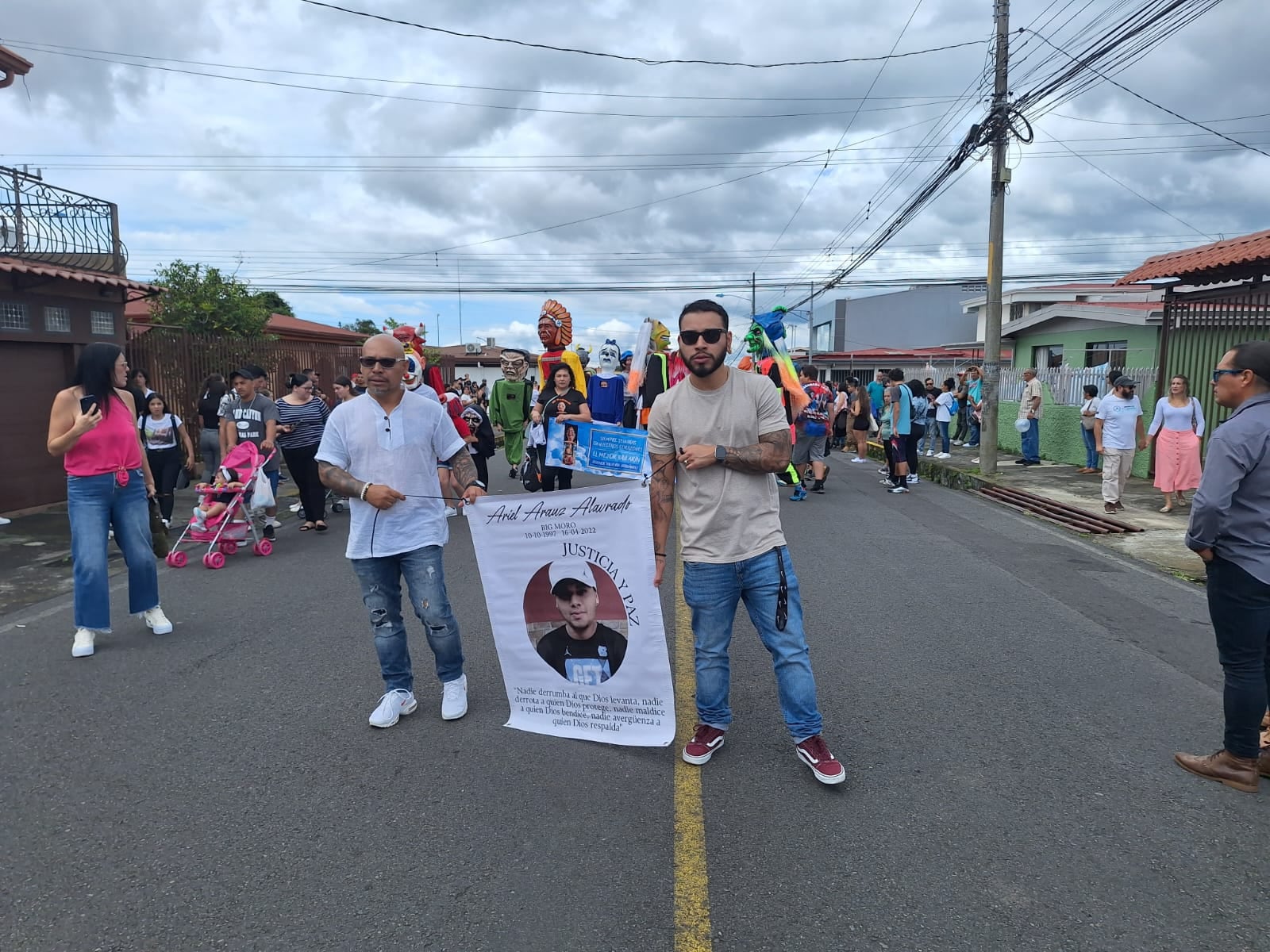 Familia de joven asesiando Ariel Arauz marchó para pedir justicia