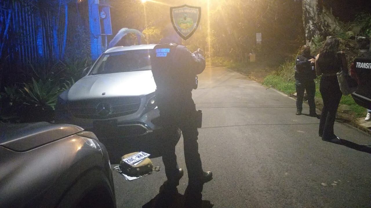 Sorprenden a estudiantes de medicina en fiesta clandestina. Foto Policía Municipal de Escazú.