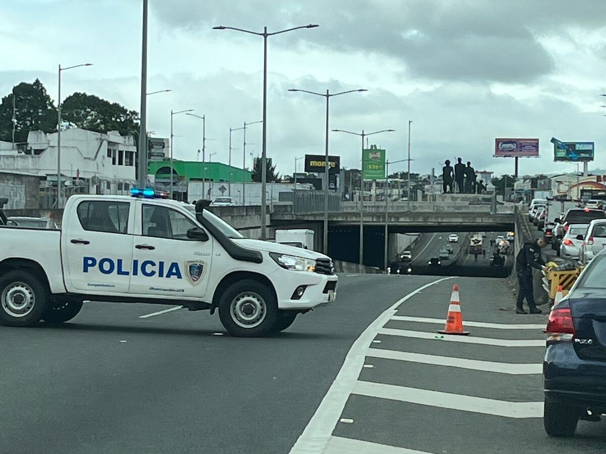 Balacera cerca de la rotonda de las Garantías Sociales deja un muerto y un herido. Foto cortesía.