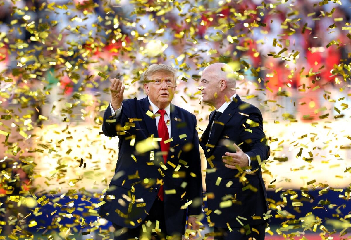 El presidente de Estados Unidos, Donald Trump, y el presidente de FIFA, Gianni Infantino, en la final del Mundial 2026. Tres donantes de campaña de Trump participarían de FFE.