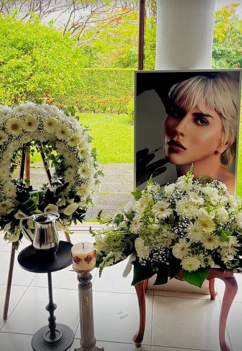 Alex Badilla, cantante e influencer