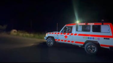 Choque entre un vehículo liviano y uno pesado deja a una persona prensada en San Ramón