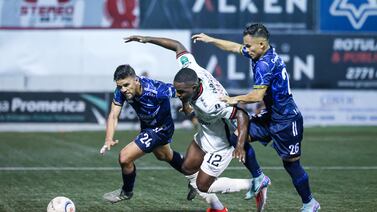 Insultos racistas contra Joel Campbell le salieron carísimos a Pérez Zeledón