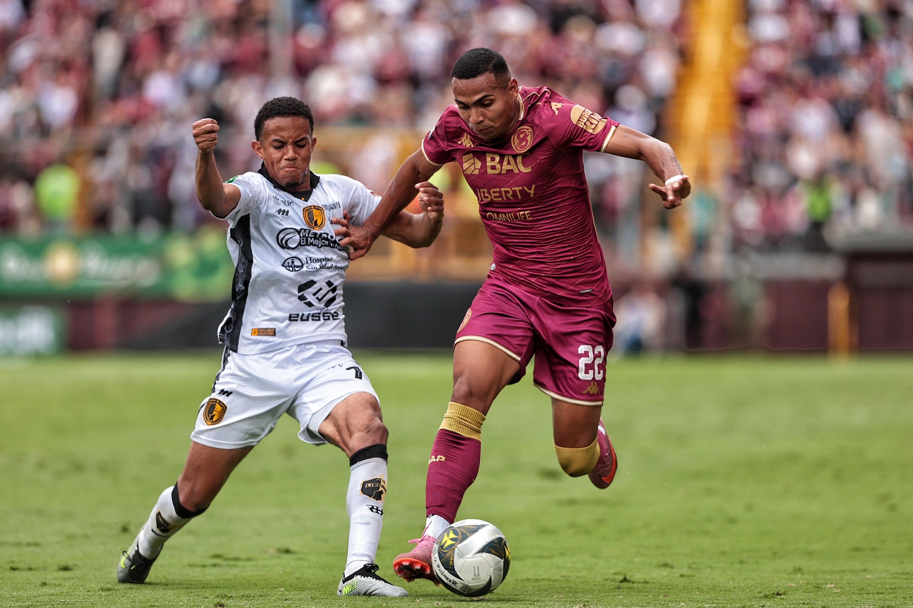 12/04/2026/ juego entere Deportivo Saprissa vs Municipal Liberia por la Liga a Promerica en el estadio Ricardo Saprissa/ foto John Durán