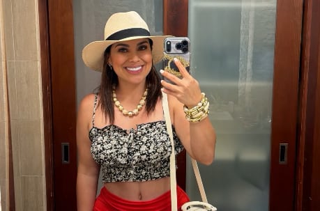 Natalia Romano, hermana de Choché Romano, luciendo sus nuevas curvas después de su cirugía
