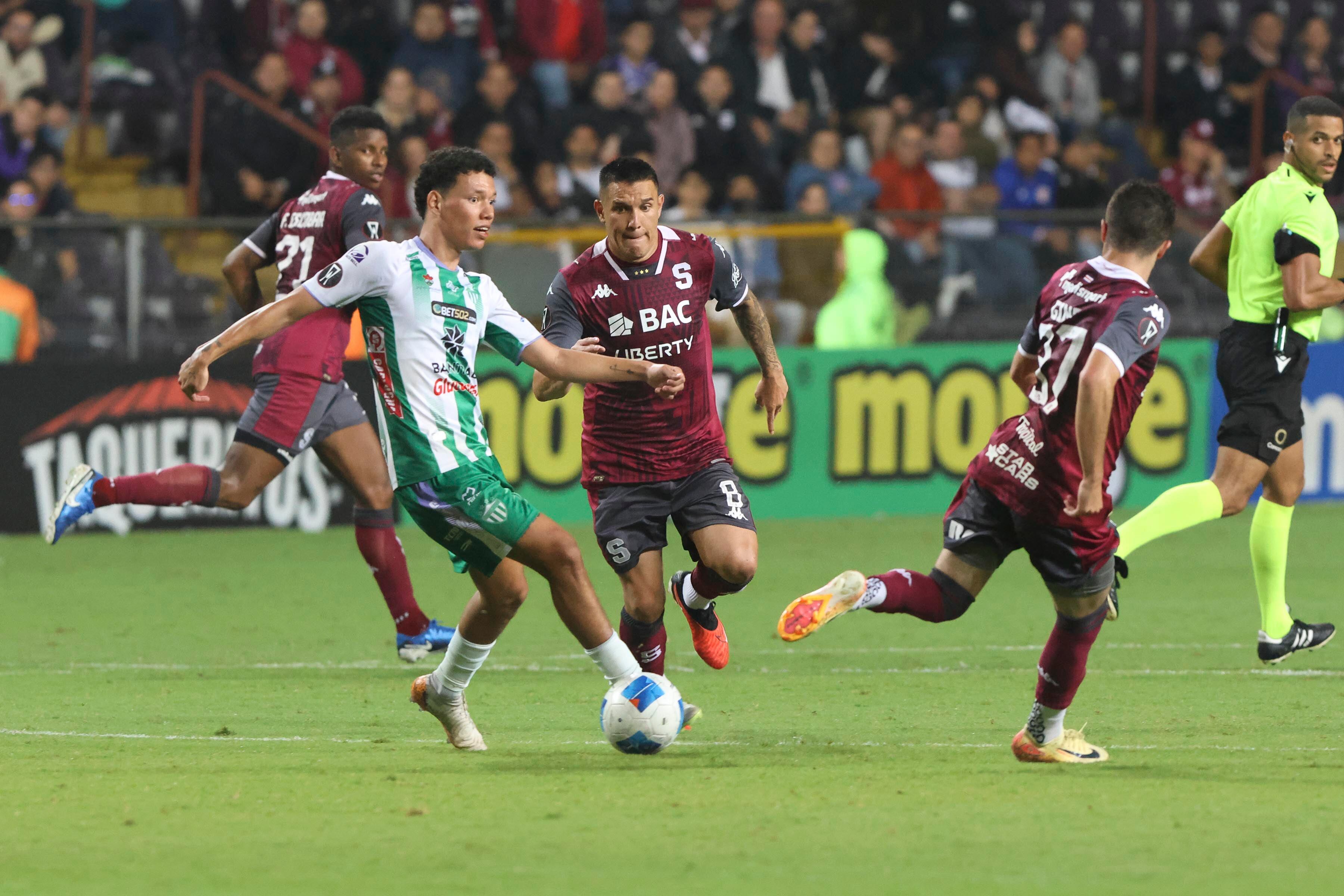 Saprissa vs Antigua