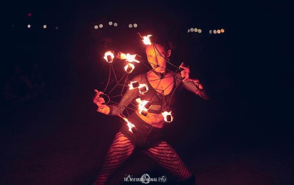 La Diosa del Fuego es el apodo de Nicole Najlis, la costarricense que enfrenta una fianza de un millón de dólares en Estados Unidos por incendio e intento de homidicio. Foto: Tomada de redes sociales