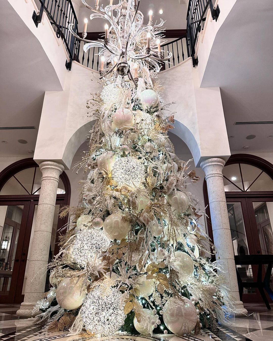 Daniel Zambrano compartió estas increíbles fotos del árbol de Navidad.