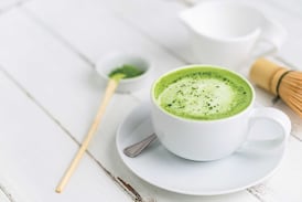 ¿Toma té de matcha a diario? Cuidado, porque por esta razón podría dañar su salud