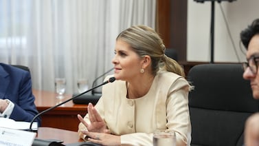 Reunión entre Laura Fernández y diputados tuvo diálogo, enojo, reclamos y hasta un zafis de Rodrigo Chaves