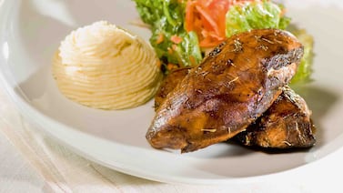 Pollo con limón al horno y puré de papa