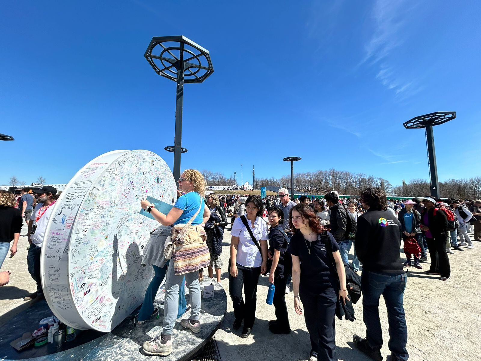 Pareja de ticos viajó 10 horas para ver el eclipse en su máximo esplendor