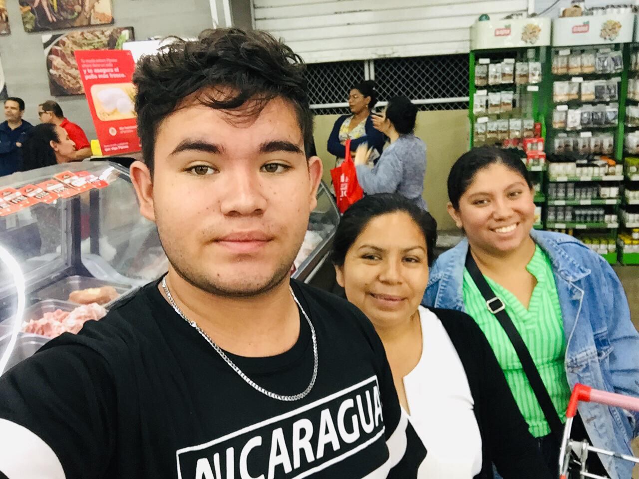 Melanie Natalia Zeas es una joven nicaragüense que dejó su casa, sus amigos, sus familiares, su negocito y hasta sus estudios para salvar su vida viniéndose a vivir a Costa Rica.