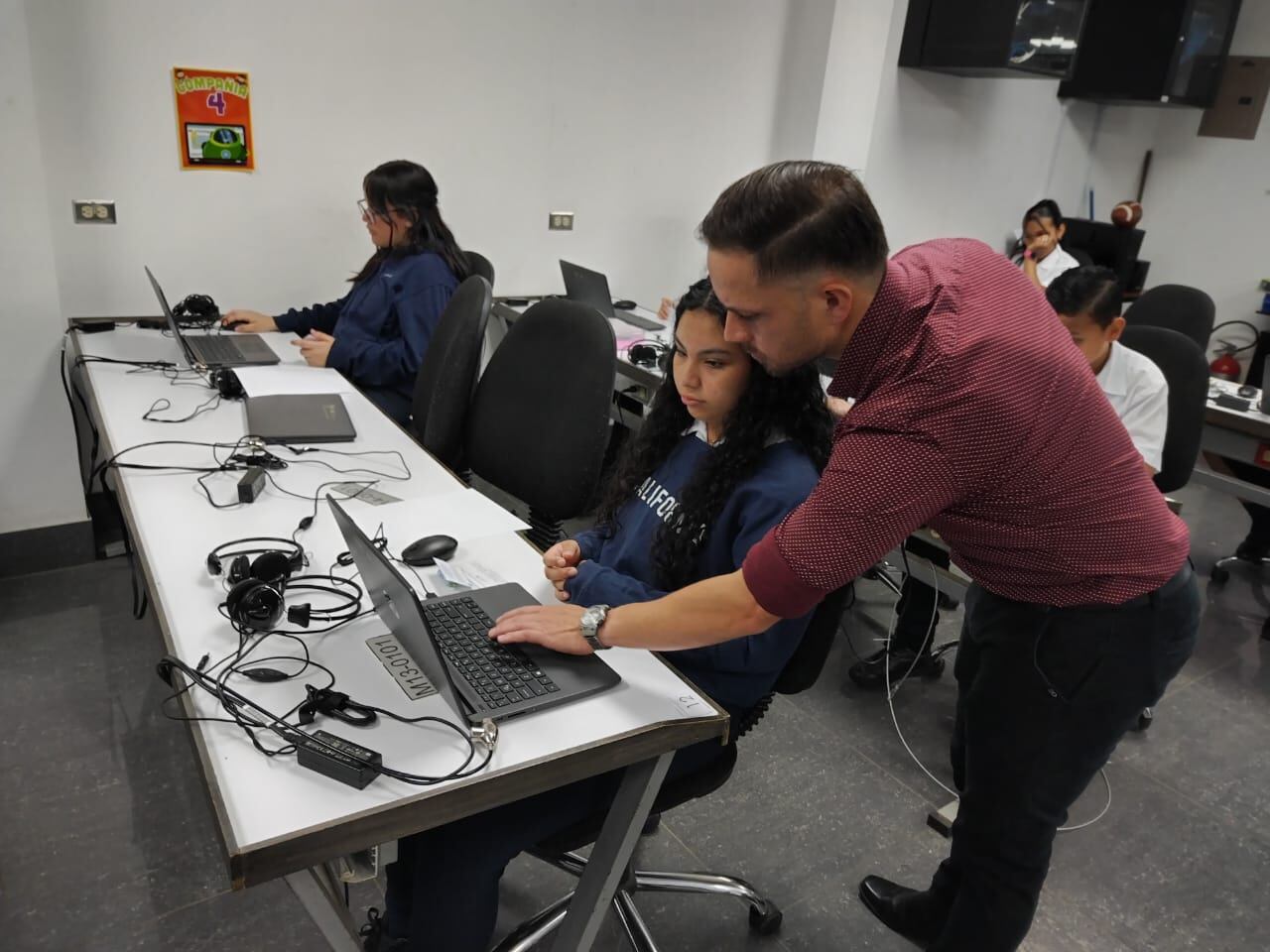 El defensa central titular del AF Tirrases, Ethan Ceciliano Chacón, está en sexto grado de la escuela Centroamérica de Tirrases y le tocó hacer este 17 de abril la Prueba Nacional Estandarizada Diagnóstica del ministerio de Educación Pública (MEP)