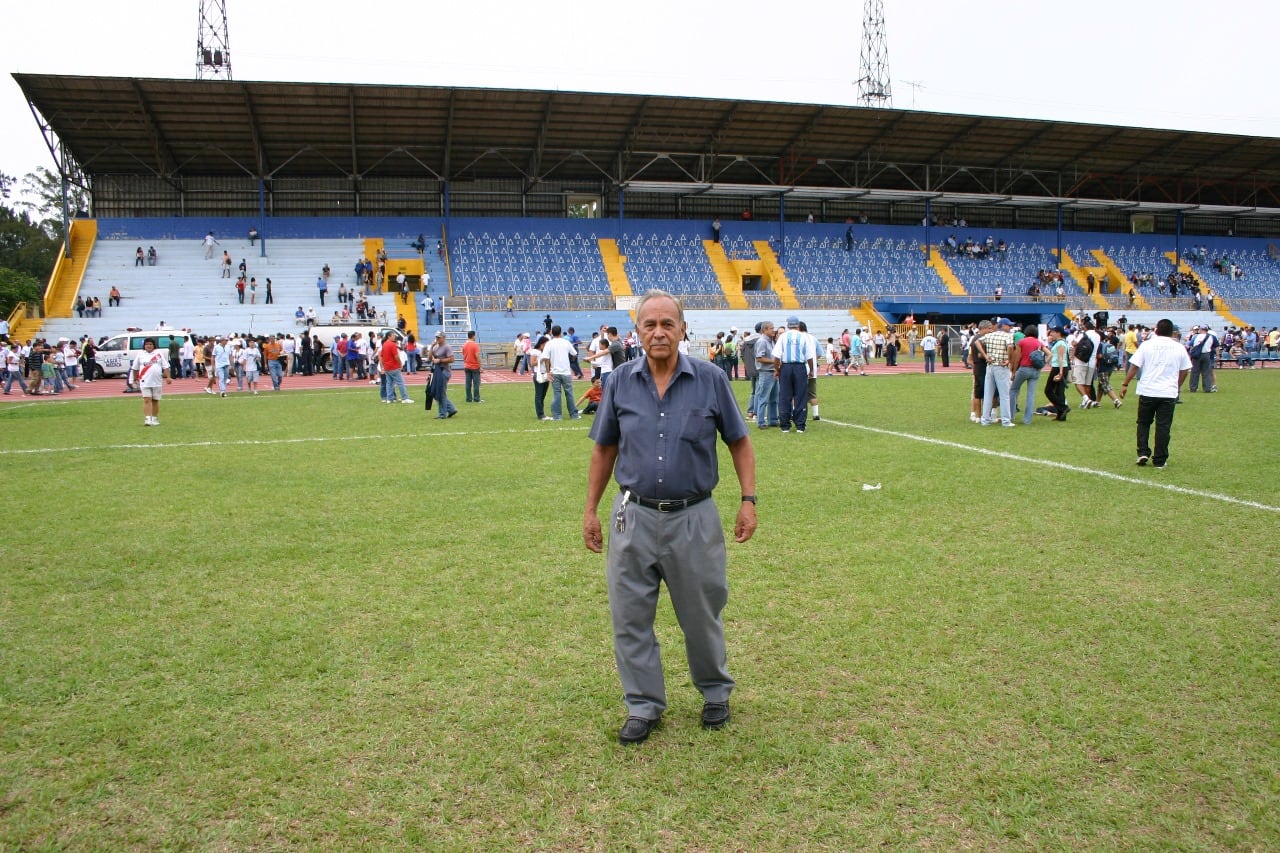Don Egon Luciano Arroyo tiene muy bonitos recuerdos en el Estadio Nacional. Foto: Cortesía Egon Arroyo.