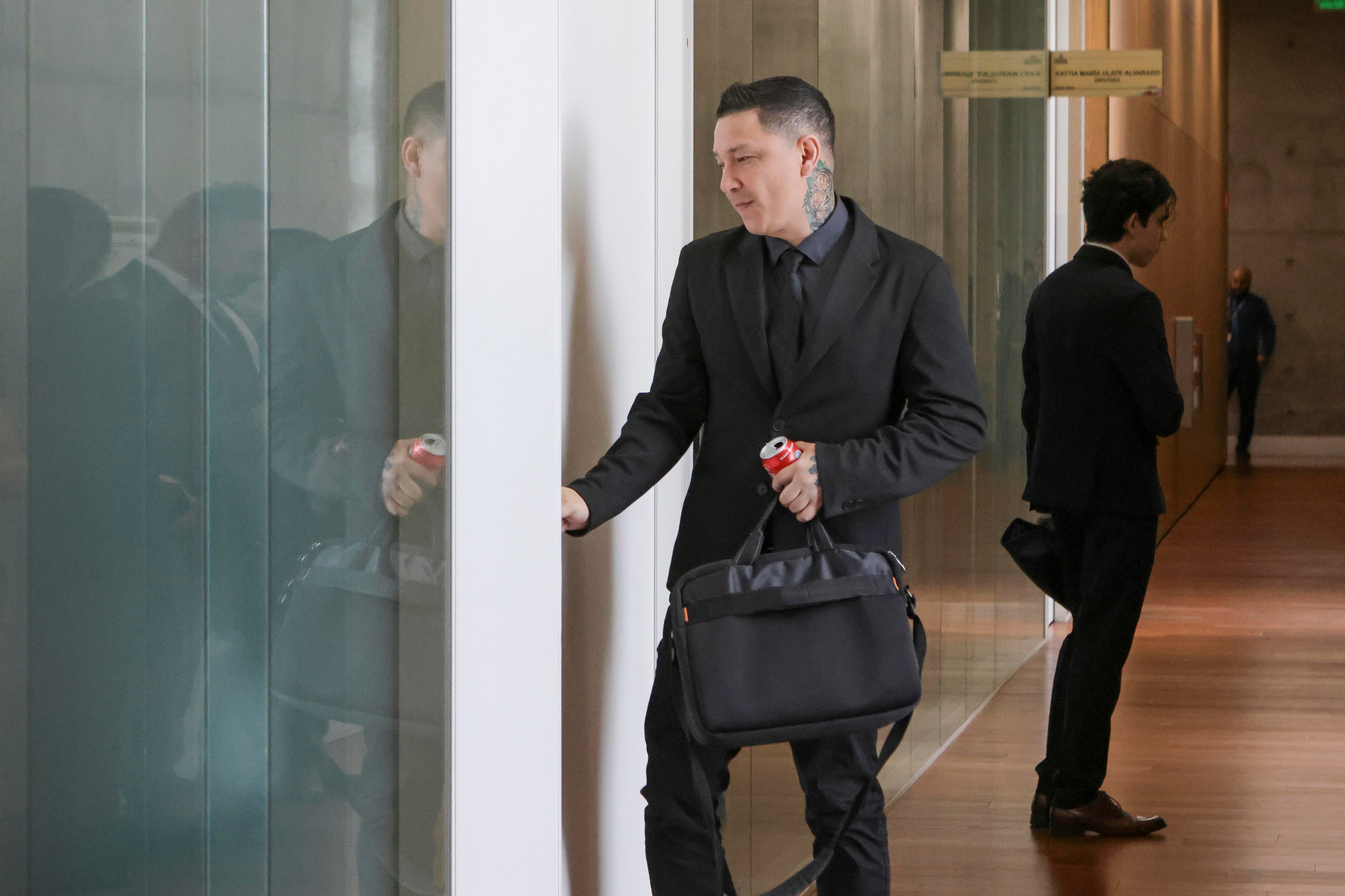 Reunión del ministro de la Presidencia y la fracción oficialista