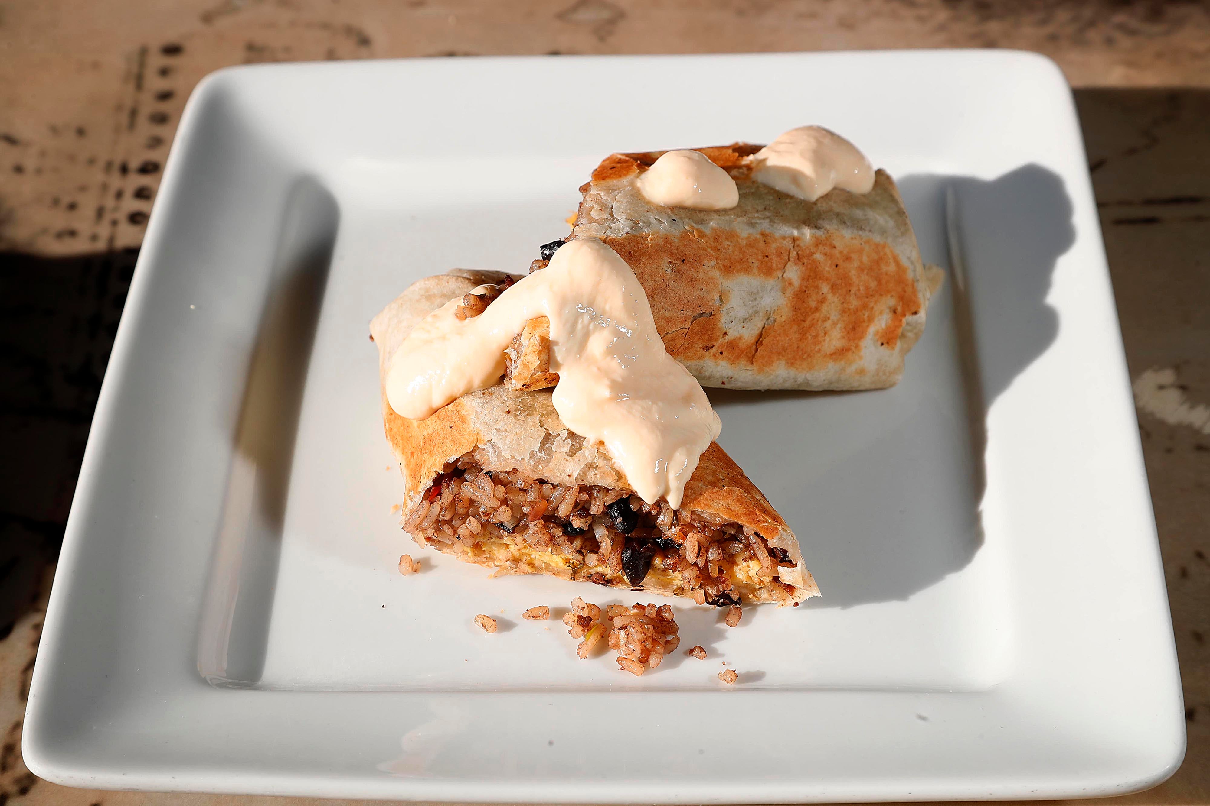 31/01/2024 Plaza Víquez. Desayunos, almuerzos, sandwiches, repostería, cafés y los famosos burritos de pinto para el desayuno, además de deliciosos postres, son solo parte del menú del restaurante, cafetería y soda, Ciao Caffe.