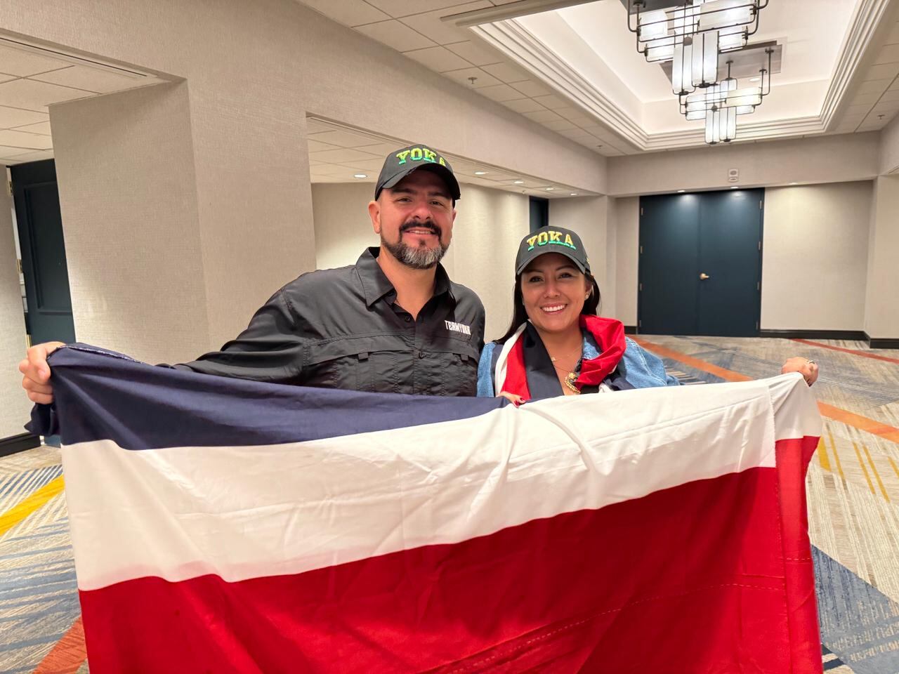 Francisco y Vanessa son amigos de Yoka desde el 2018. Foto Sergio Alvarado.