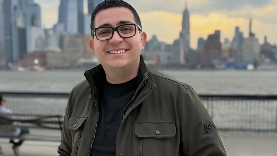 Elías Alvarado vive una experiencia bastante amarga desde la tarde de este jueves cuando fue informado de una situación de la que es víctima y de la que él estaba, como dicen, “detrás del palo”.