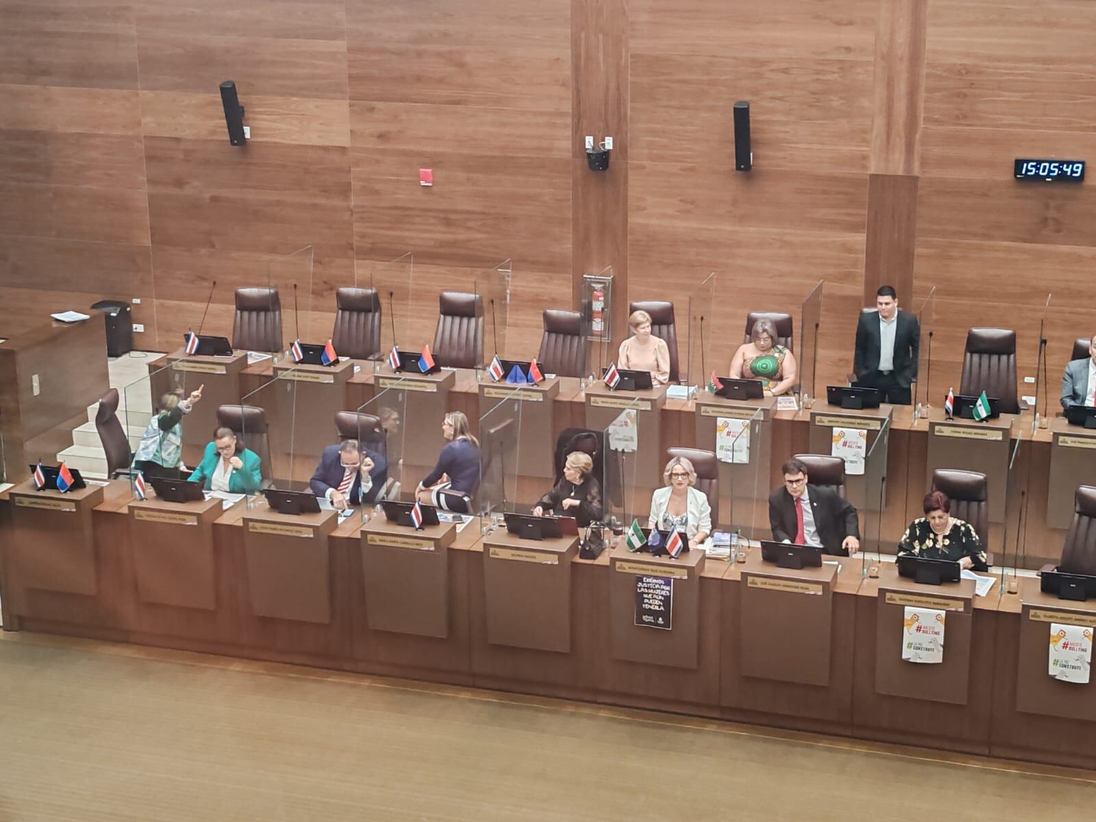 Ausentes del PLN, PUSC y FA