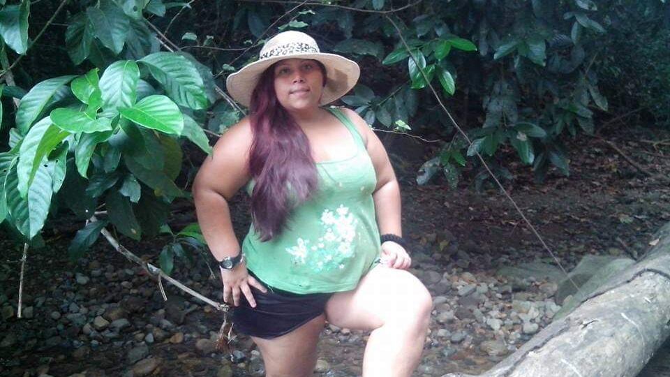 María Isabel Pereira, de 32 años, perdió las piernas al ser atropellada por un tráiler en Atenas, sobre la ruta 27. Foto: Cortesía José Luis Méndez para La Teja