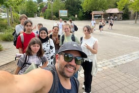 (Video) Jóvenes refugiados en Alemania cantaron la Patriótica Costarricense inspirados por profe tico