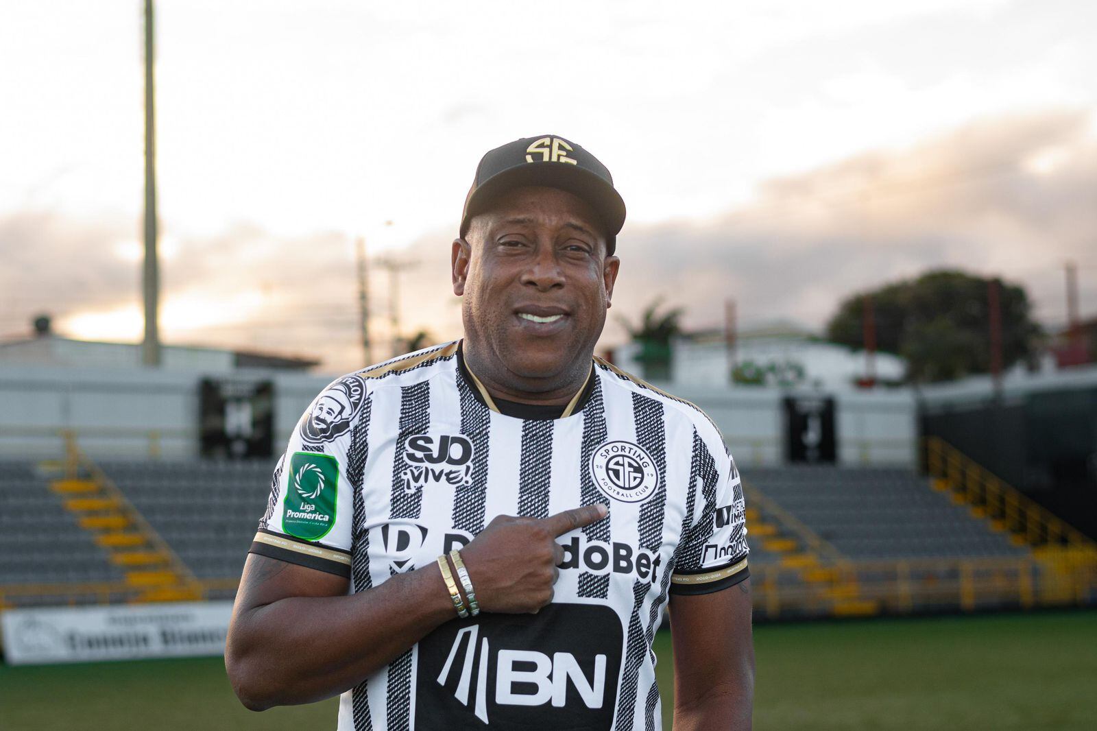 Hernán Medford confía que sacará a Sporting del bache que tiene en el torneo.