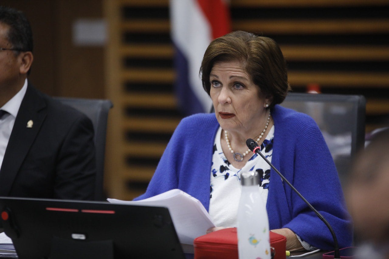 Pilar Cisneros comisiones