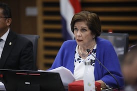 Pilar Cisneros reconoce que sus diputados están haciendo algo que tanto le criticaron al PLN, PUSC y PAC