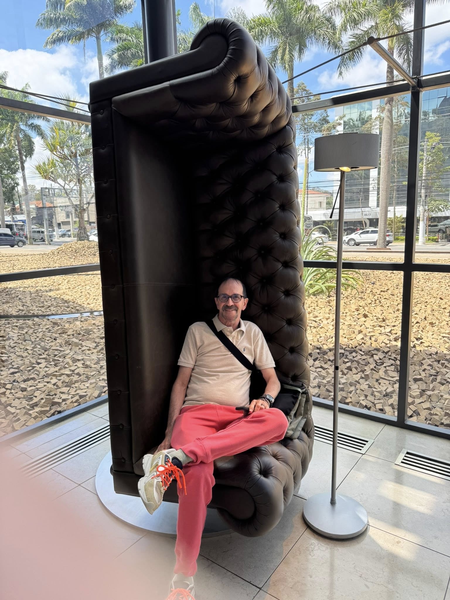 Rafael Omar Pérez Valdes, de 65 años, el doctor asesinado de una manera brutal en una casa en el exclusivo vecindario de Trejos Montealegre dejó un último mensaje para sus allegados que a raíz de su muerte suena como un presagio que estremece a quienes compartieron con él. Foto: Tomada de redes sociales