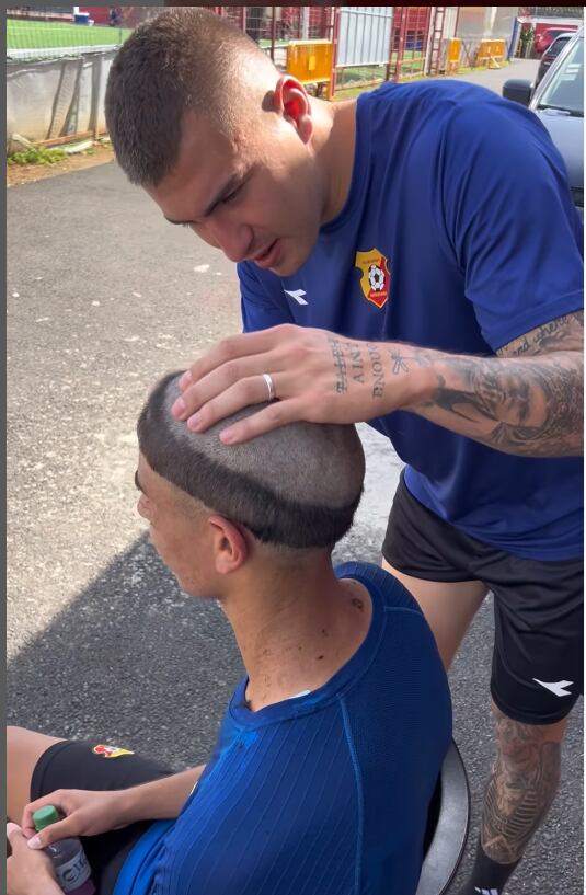 Fernán Faerron rapa a Ariel González, Herediano