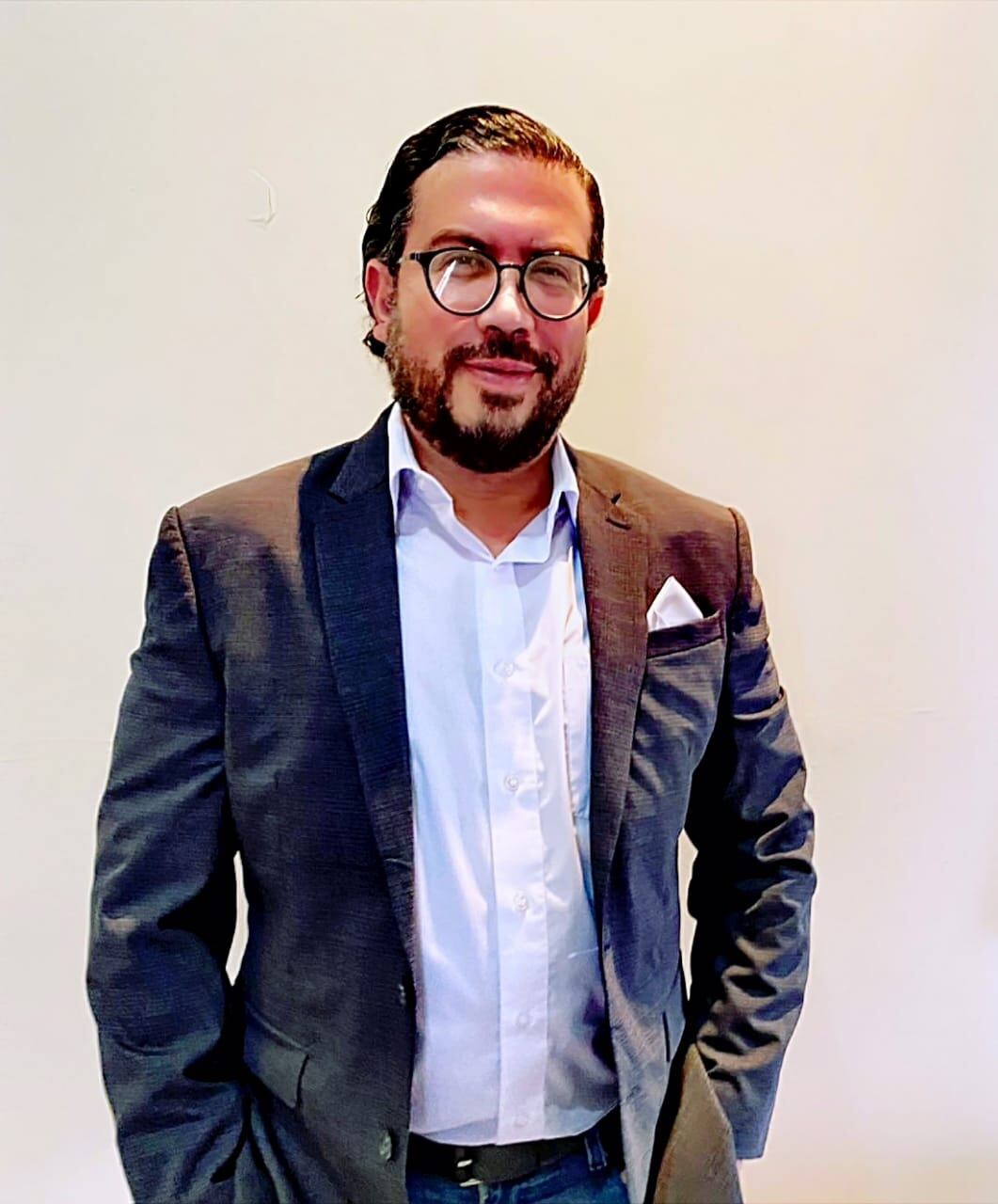 Mauricio Azofeifa, una maestría en Humanidades, también es el dueño de la marca Chiliguaro, lanzó sus predicciones 2022