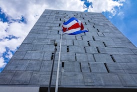 Buscan a exfuncionario que no ha devuelto millonada a la Asamblea y publican su nombre en importante medio