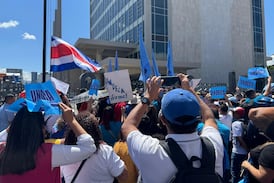 Todo mal en la Caja: trabajadores piden mejores condiciones y pacientes pierden sus citas