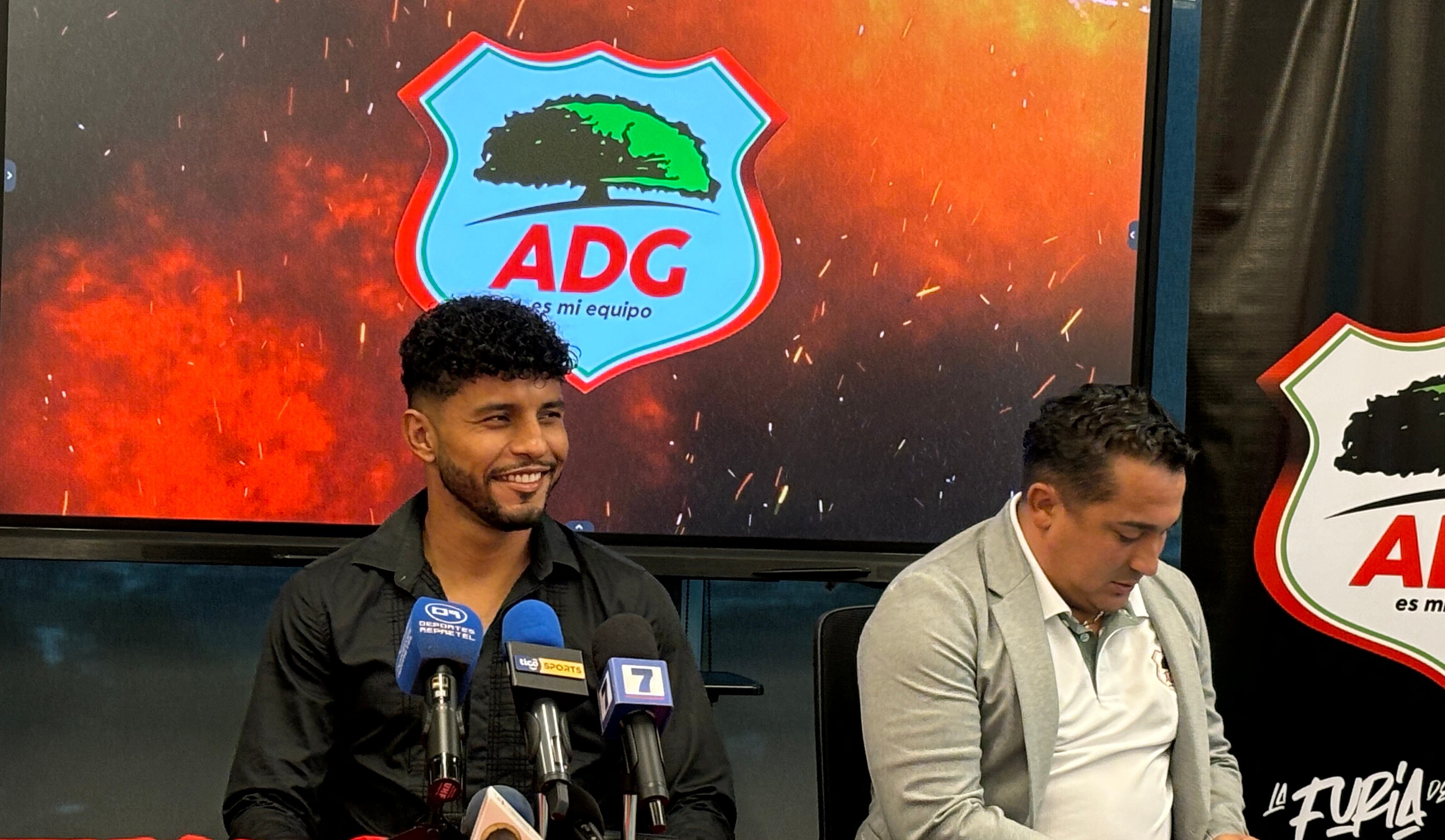 Johan Venegas fue presentado por Guanacasteca como su sexto fichaje de cara a un semestre que marcará su debut internacional.