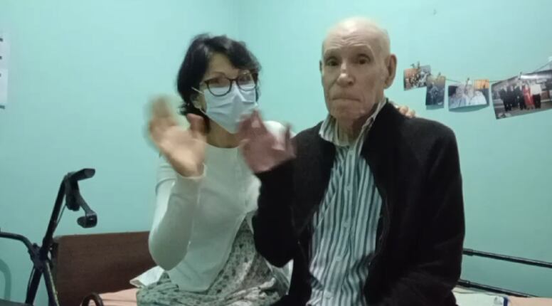 Yancy Redondo e Israel Rendodo (papa), agradecen a Yokasta Valle