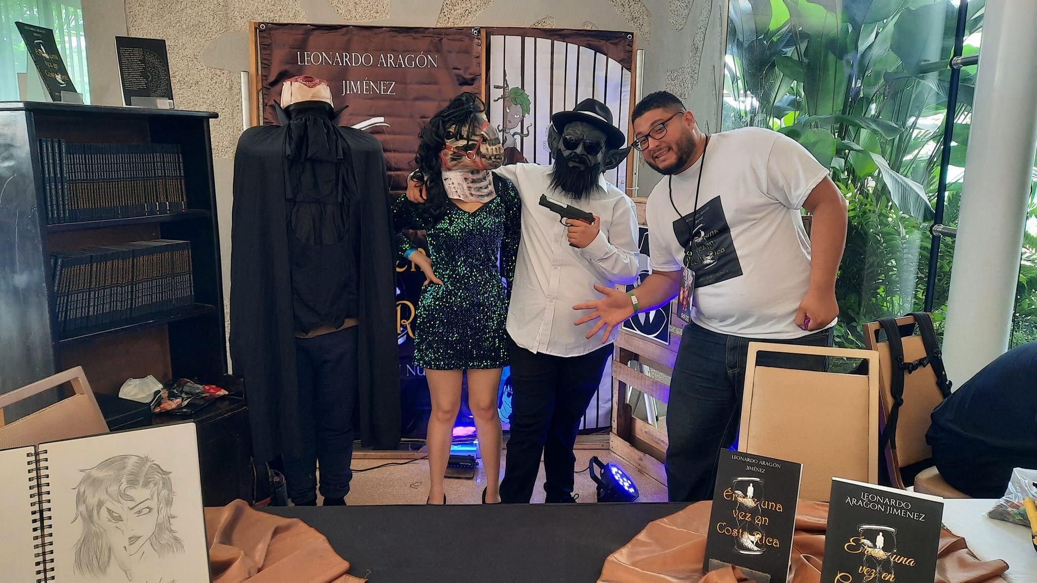 Leonardo Aragón autor del libro Érase una vez Costa Rica.