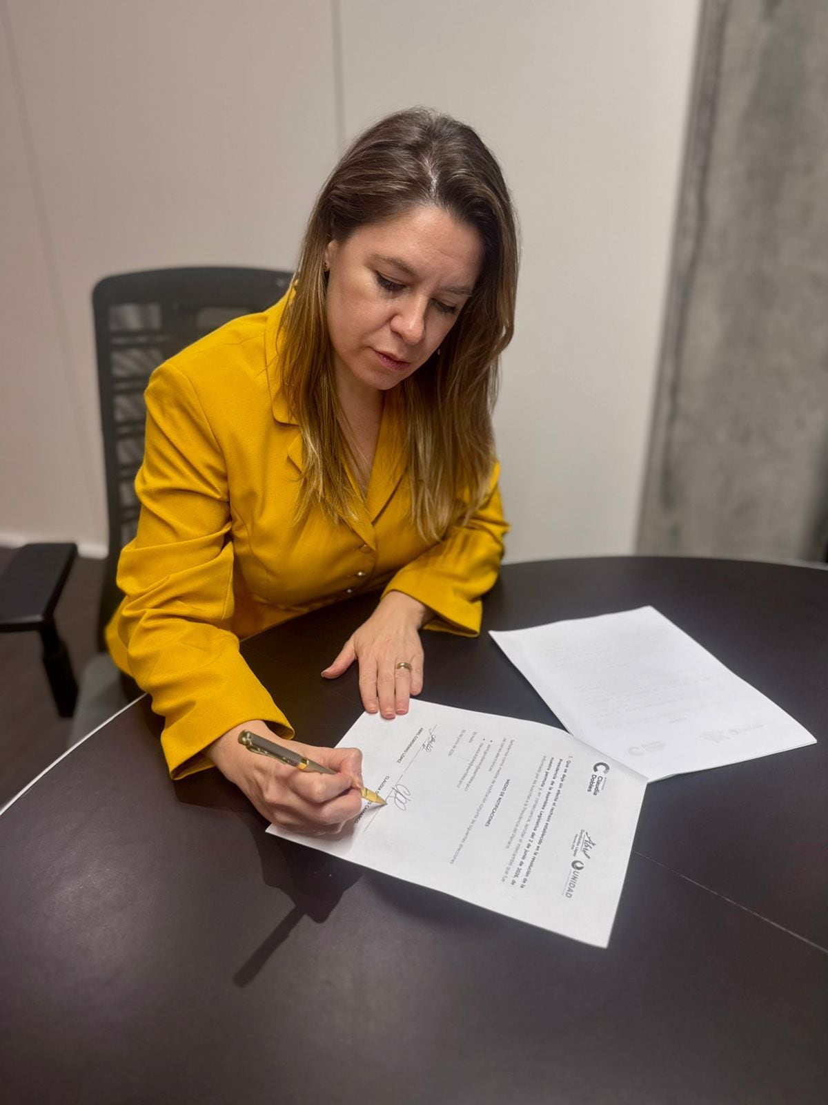 Las diputadas Claudia Dobles, de la Coalición Agenda Ciudadana, y Abriel Gordienko, del Partido Unidad Social Cristiana, están disconformes con una decisión que tomó Yara Jiménez, presidenta de la Asamblea Legislativa, y presentaron un recurso de amparo