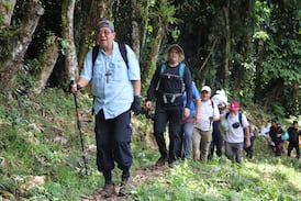 Monseñor Javier Román estuvo al borde de la muerte: “Tuve que haberme muerto, pero resucité como Lázaro”
