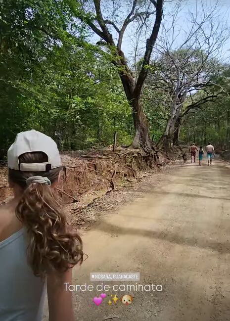 La hija de Viviana Calderón, Giuliana, también disfrutó del paseo.